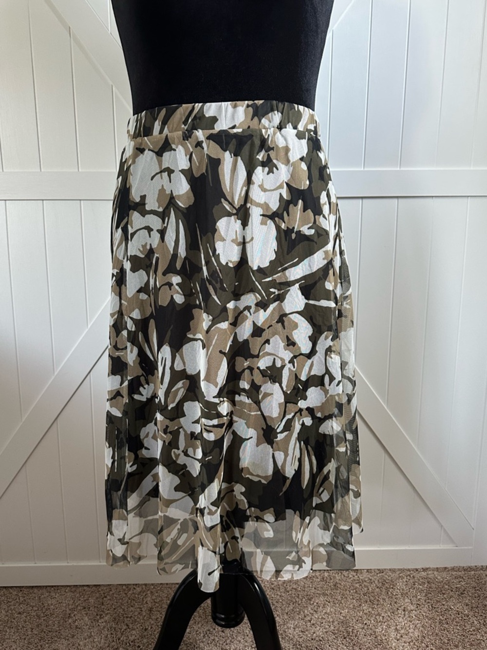 Chico’s Size 2 Floral Mesh Midi Skirt Lined Elastic Waist Size Large 12